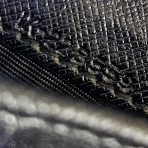 Salvatore Ferragamo Black Saffiano Leather Wallet With COA - Picture 15 of 17